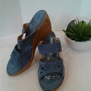 Sotto Sopra Italian blue suede wedge sanda…